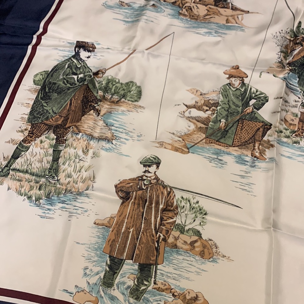 Burberry silk scarf - Picture 4 of 8